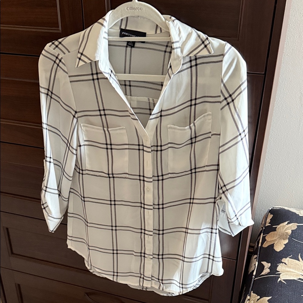 Fortune & Ivy Sheet White and Black Plaid Button-Down Blouse